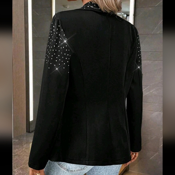 Women's Elegant Fitted Crystal Embellished Black Blazer For Party - Picture 2 of 4